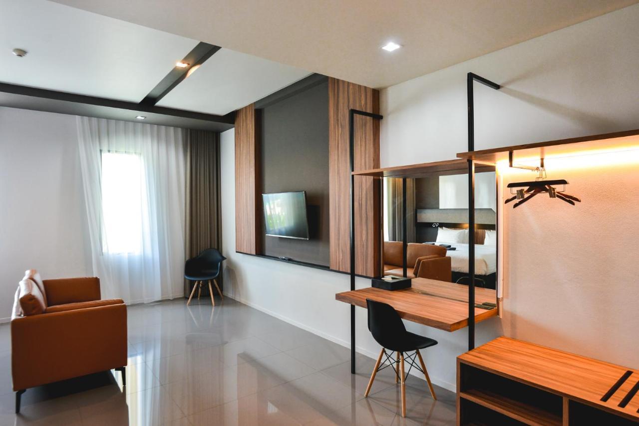 9D Sport Hotel Udon Thani Bagian luar foto